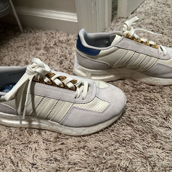 Adidas sneakers - Picture 2 of 3